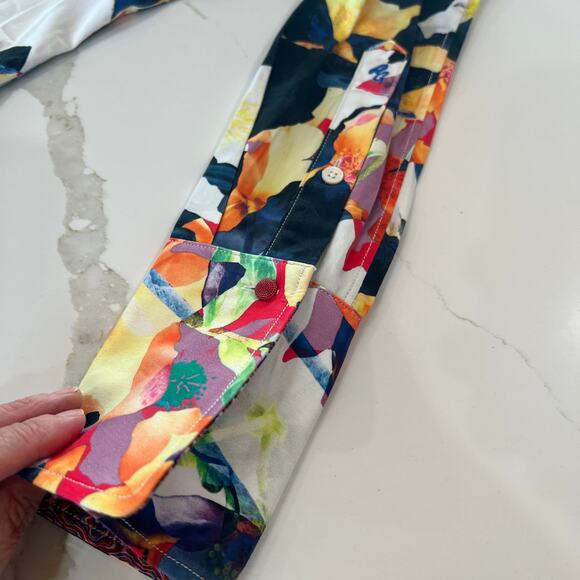 Robert Graham Women’s Floral Button Up Shirt Small Contrast Collar Cuffs - Picture 7 of 9